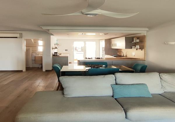 B9ab732d 36A0 4661 9E51 Dfd1a93fd6e7