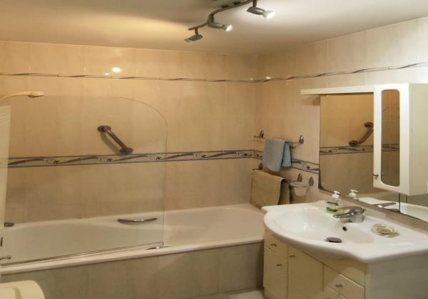 38C038df 2F29 49E0 B45a D2bbfd00114f